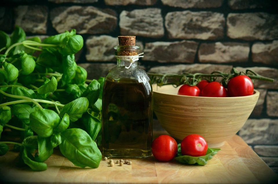 10-healthy-food-staples-you-should-always-have-in-your-kitchen-1